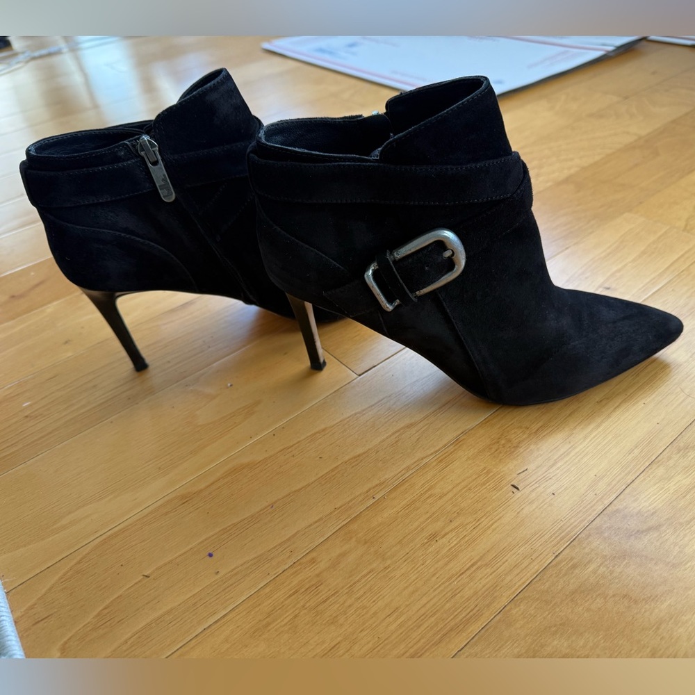 Belle by Sigerson Morrison Black Soho Lux, Suede, size 8